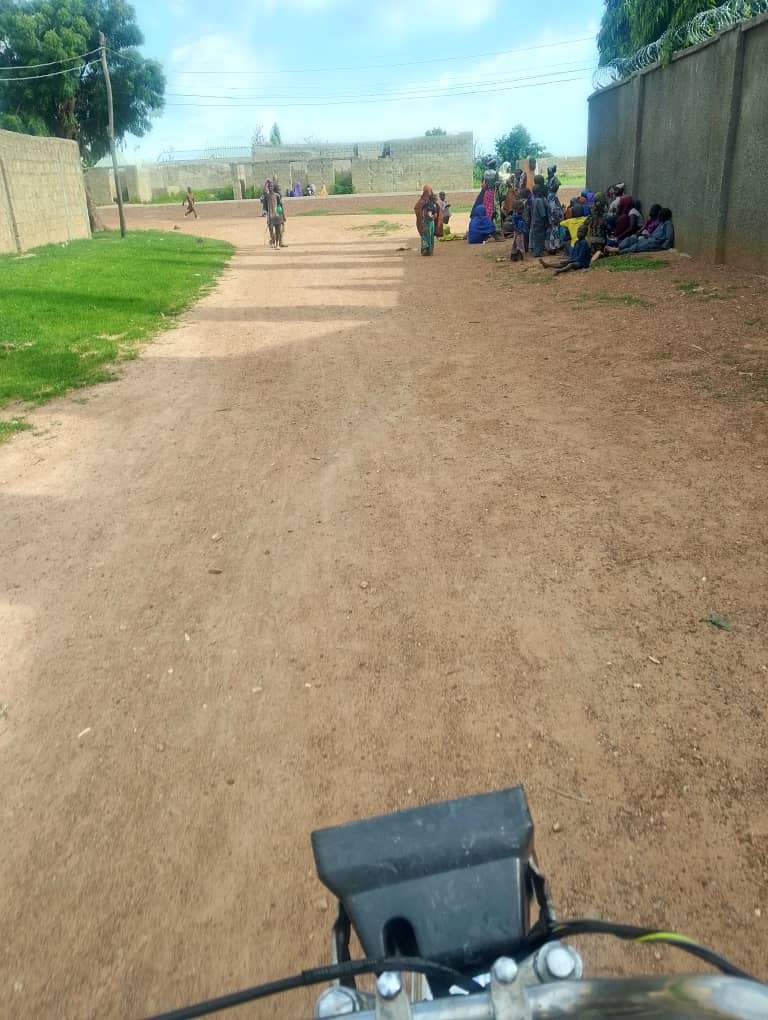 Last night, bandits raided Yandoka in Malumfashi LGA, Katsina State, abducting several girls and  rustling cattle. This morning, they hit Unguwar Bugau in same LGA, injuring residents and seizing more livestock.Fearing more attacks, residents are fleeing to Dayi